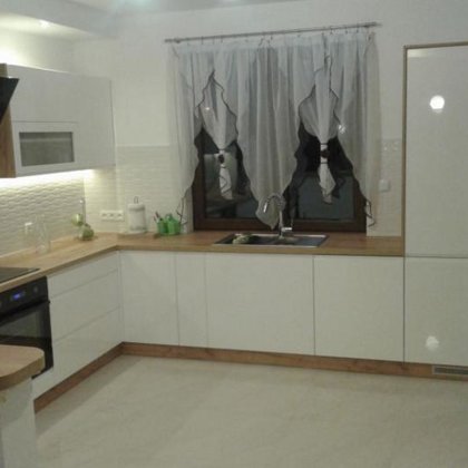 Kuchnia fronty lakierowane uchwyt frez