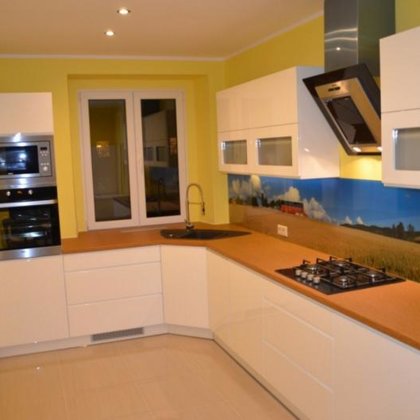 Kuchnia fronty lakierowane połysk uchwyt frez